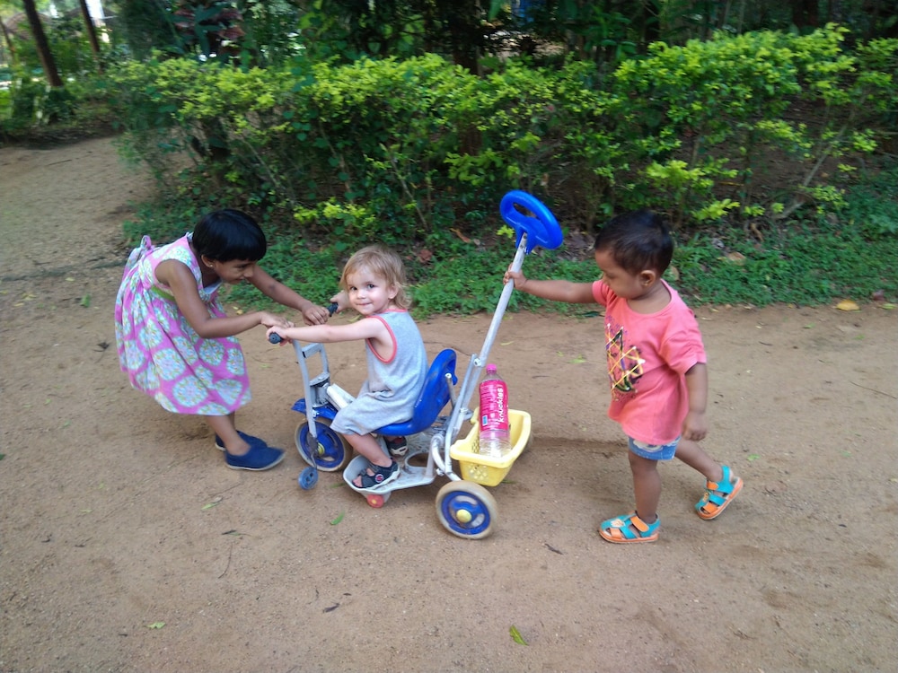 amron resort sigiriya