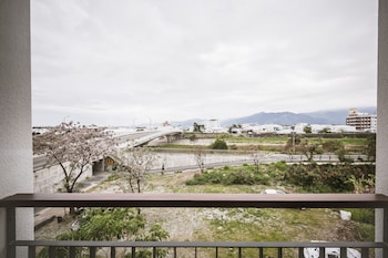tiin tinn rivershore bandb