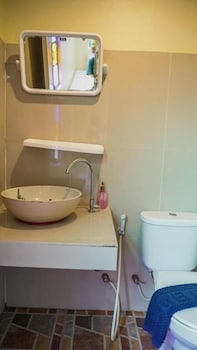 vayla samran 2 amphawa floating market