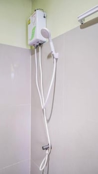 vayla samran 2 amphawa floating market