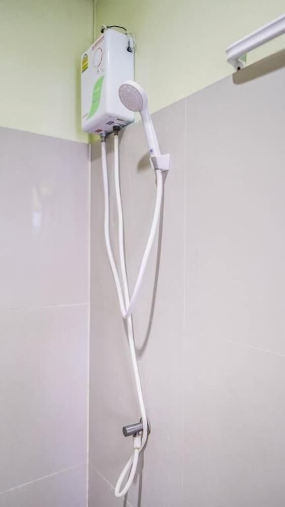 vayla samran 2 amphawa floating market