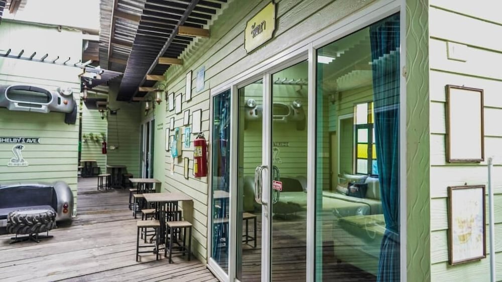 vayla samran 2 amphawa floating market