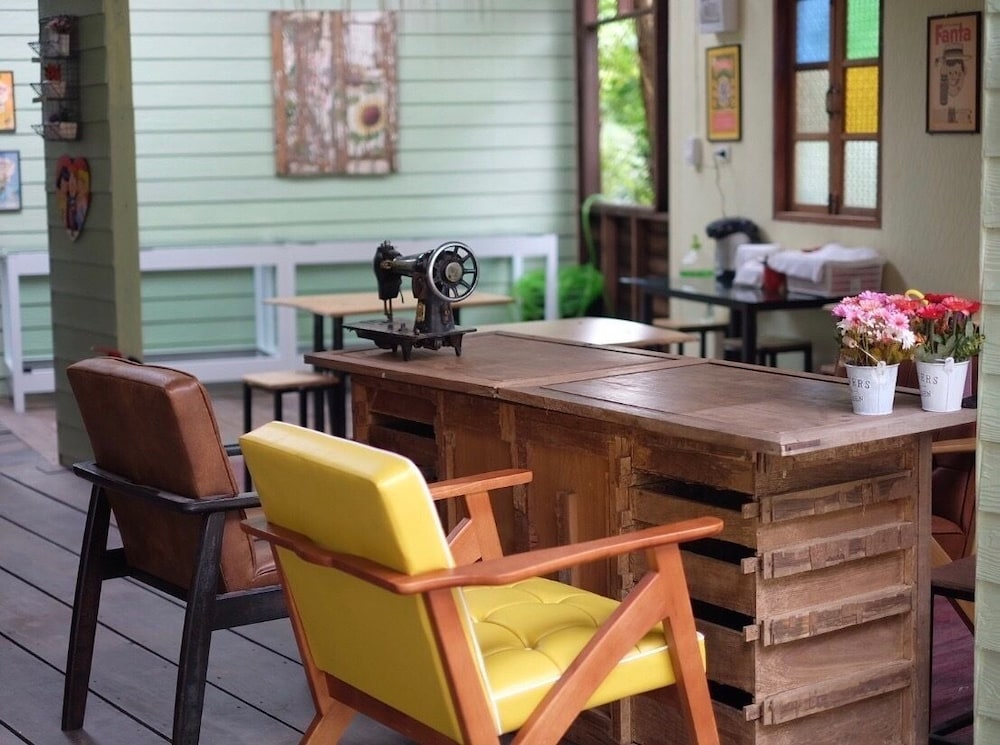 vayla samran 2 amphawa floating market