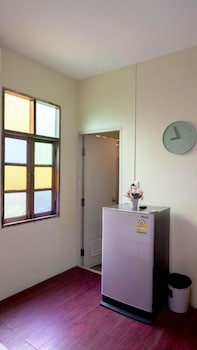 vayla samran 2 amphawa floating market