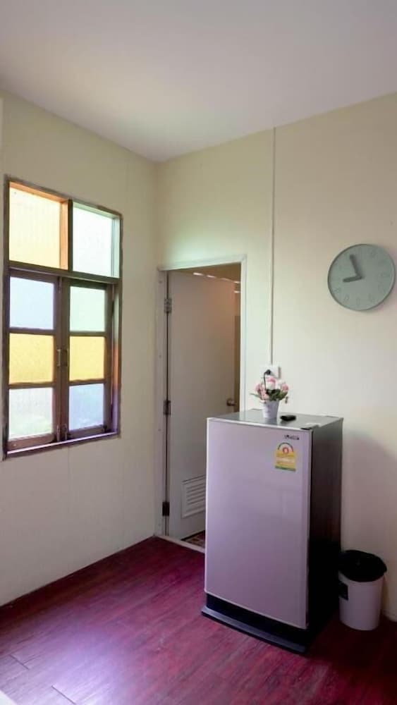 vayla samran 2 amphawa floating market