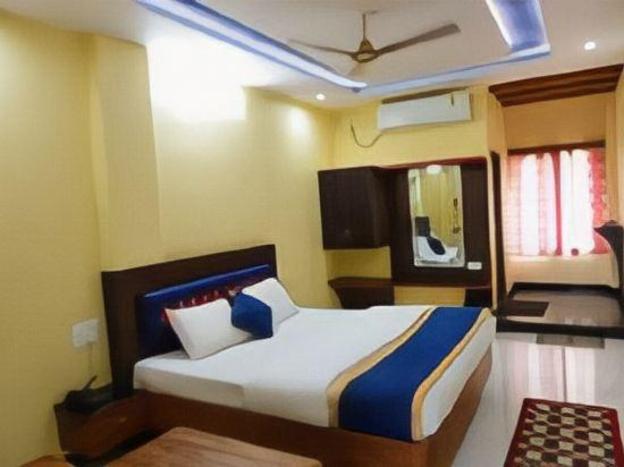 shree balaji deluxe lodge