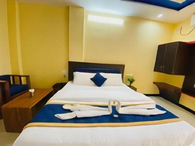 shree balaji deluxe lodge