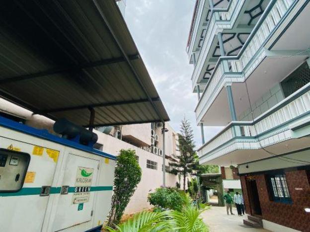 shree balaji deluxe lodge