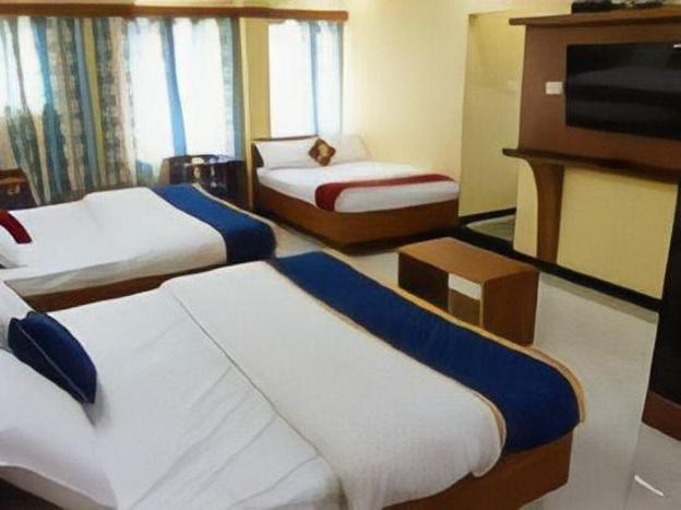 shree balaji deluxe lodge