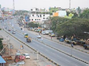 shree balaji deluxe lodge