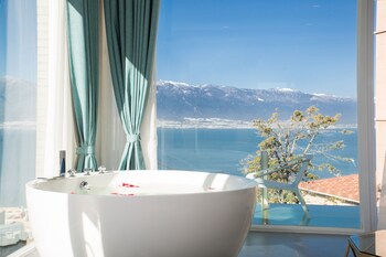 butterfy seaview resort villa