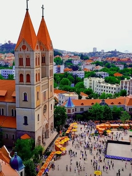 huaqi kaiserdom hotel