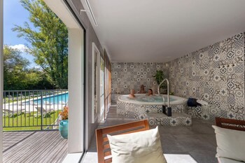 hotel la segaliere spa bar