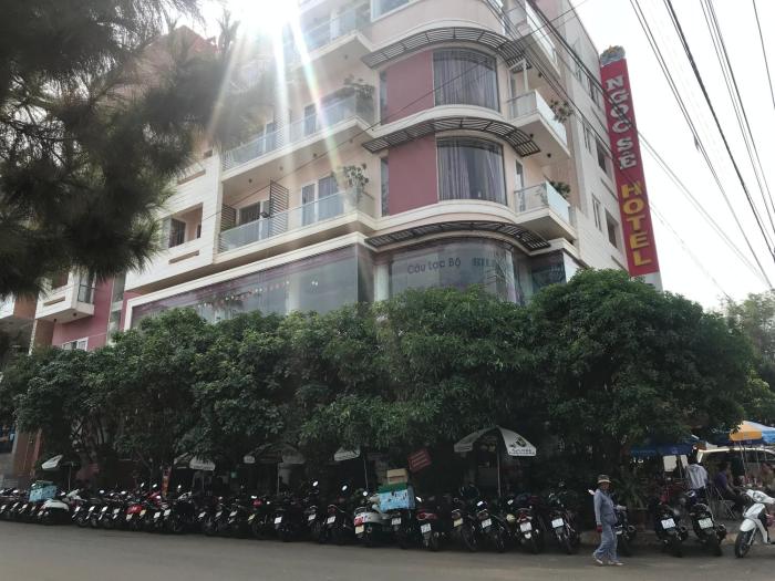 ngoc se hotel