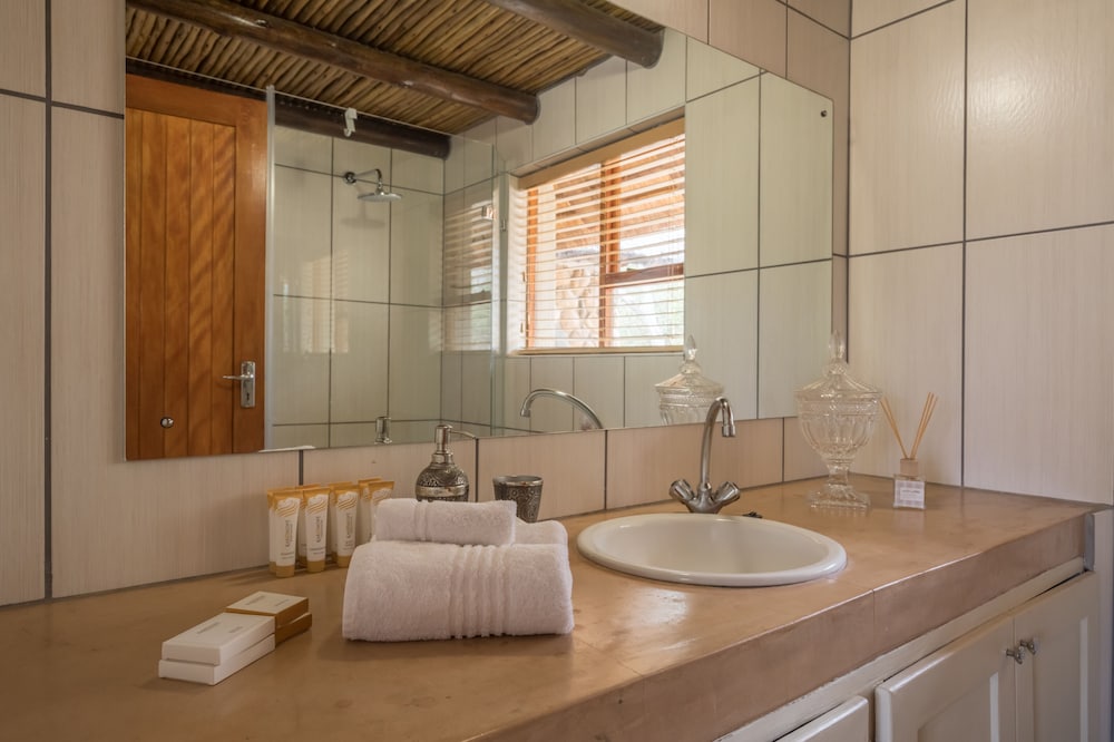 kuname lodge