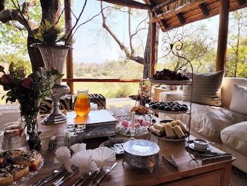 kuname lodge