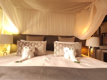 kuname lodge