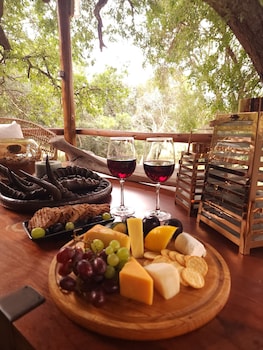 kuname lodge