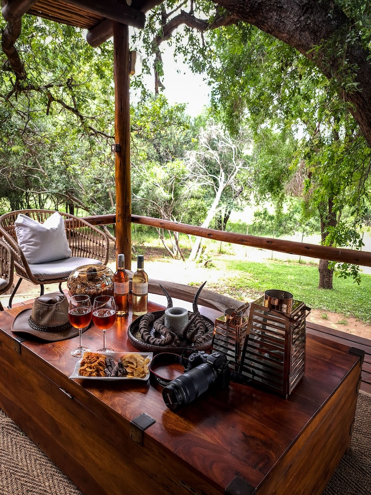 kuname lodge
