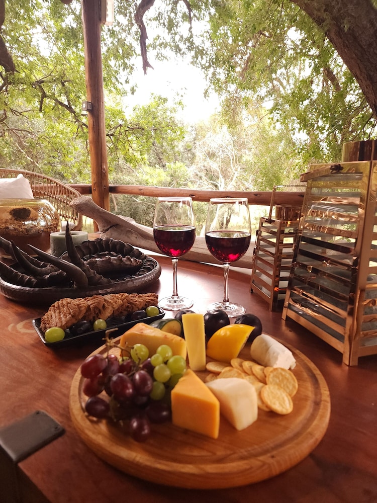 kuname lodge