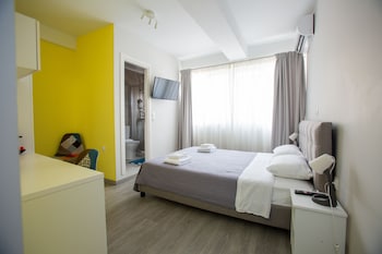 raise boutique rooms in center of athens