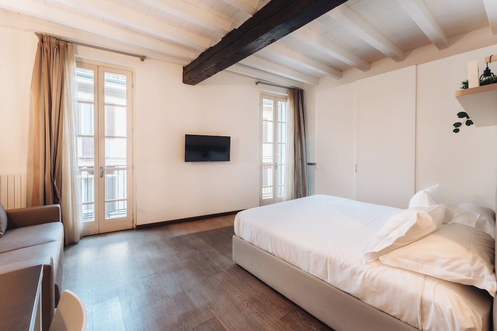 charming milan apartments brera madonnina