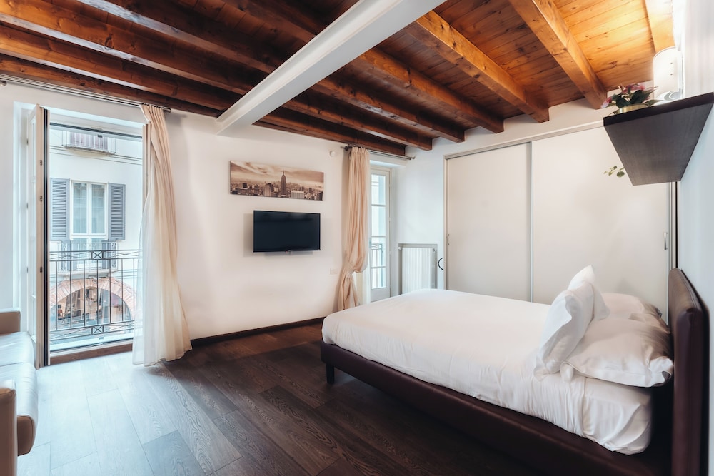 charming milan apartments brera madonnina