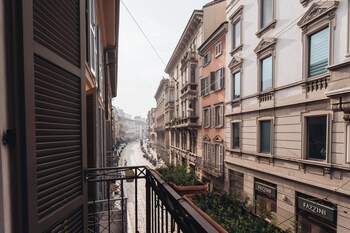 charming milan apartments brera madonnina