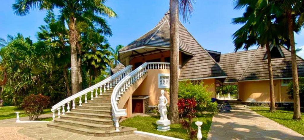 sunset villa diani