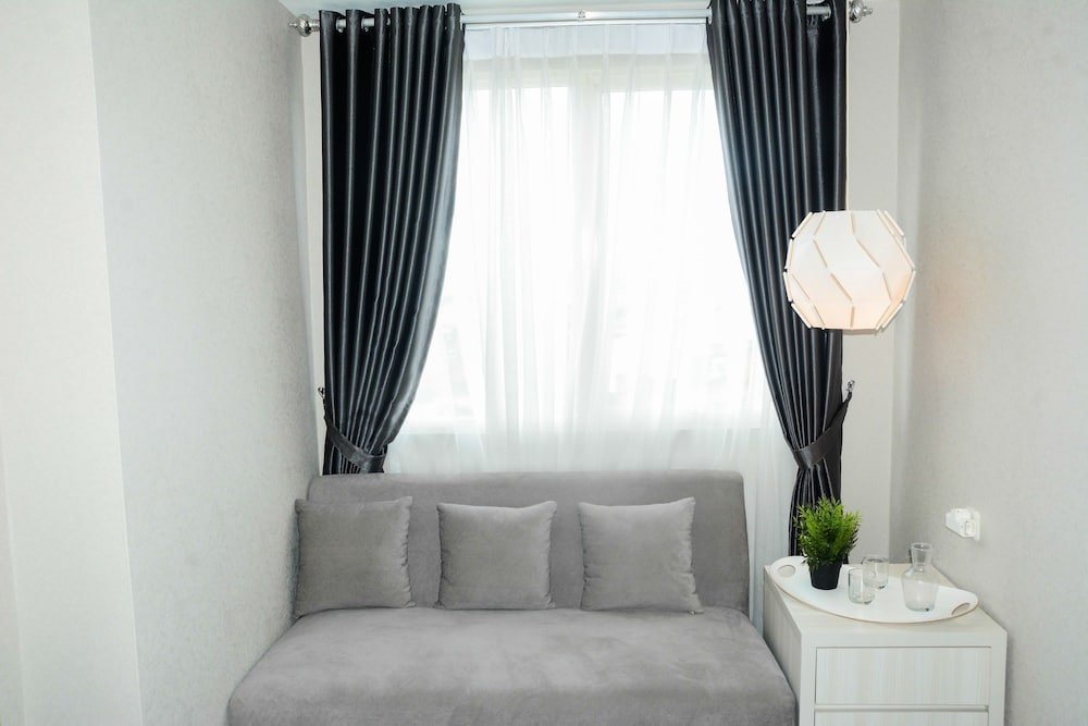 sophisticated studio at the oasis apartment