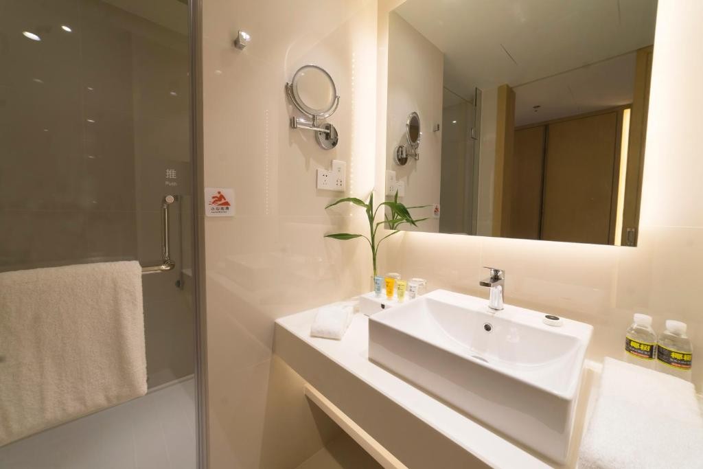 garden lane meilan airport