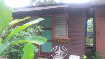 secret cabins at firefly beach