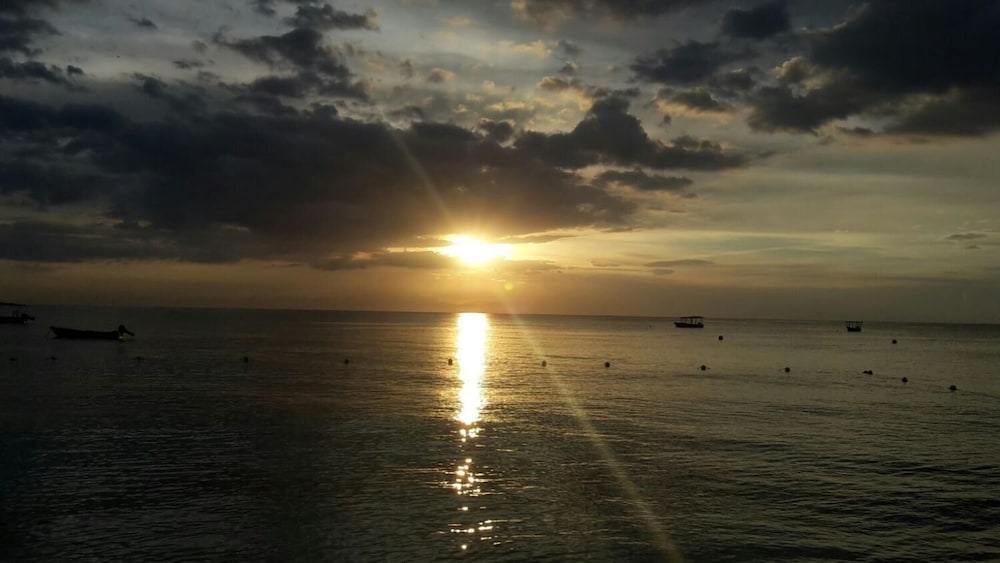 secret cabins at firefly beach