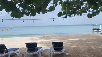 secret cabins at firefly beach