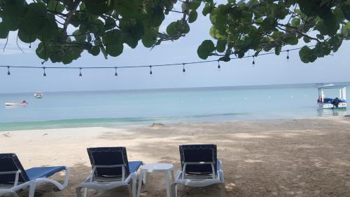 secret cabins at firefly beach