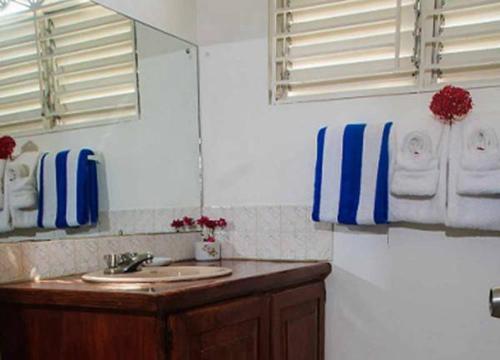 secret cabins at firefly beach