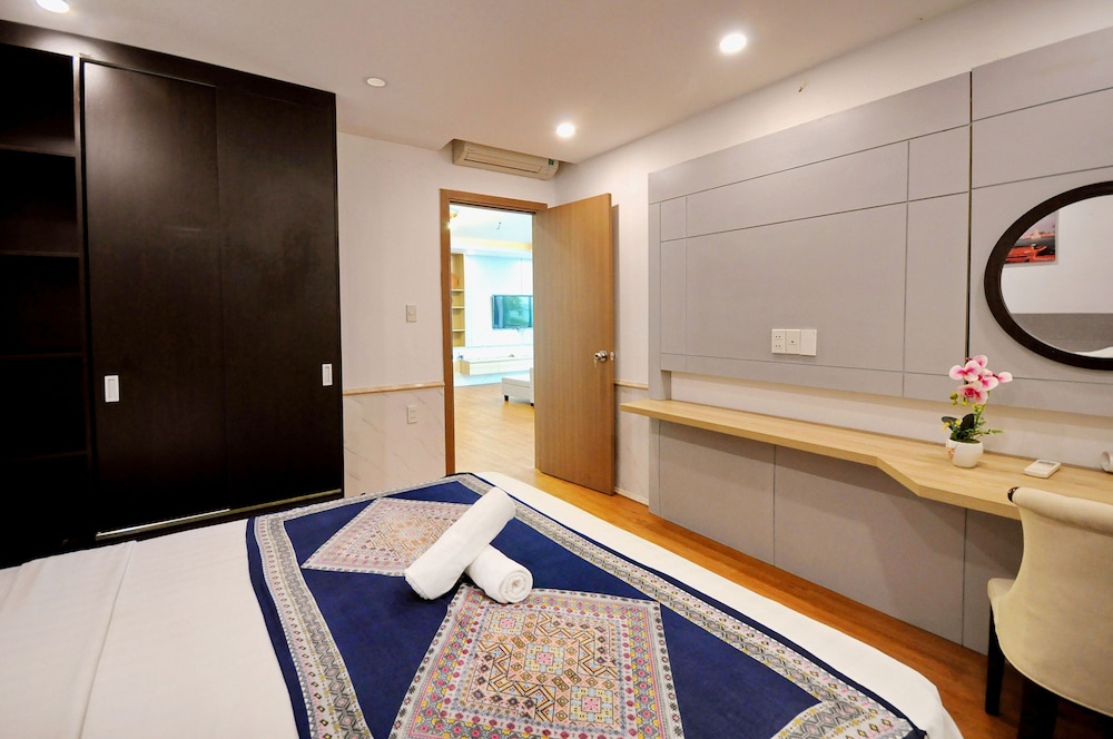 holi sky homes by the beach