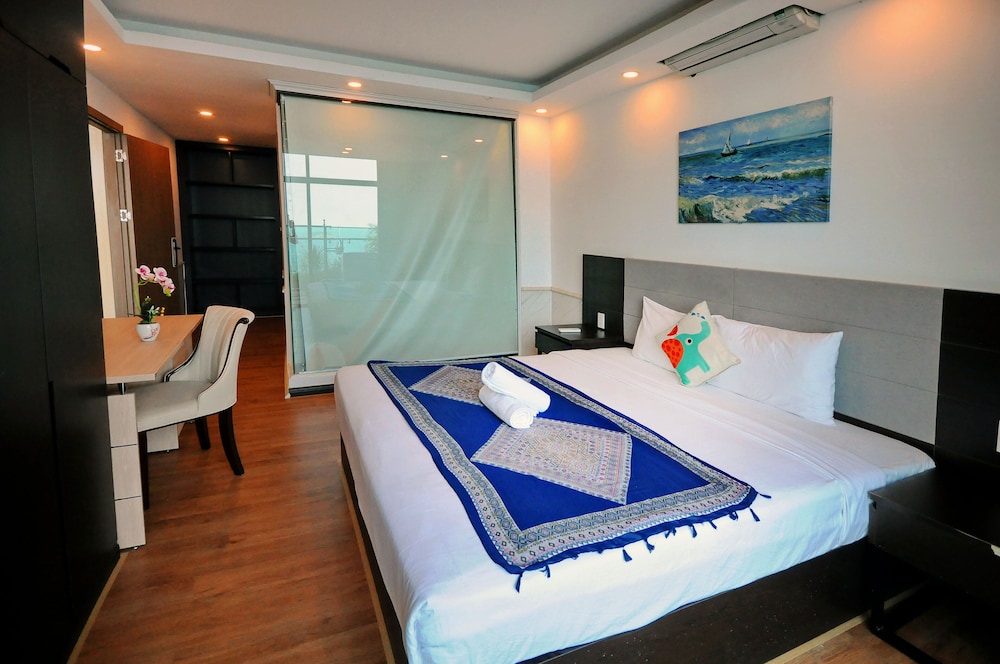 holi sky homes by the beach