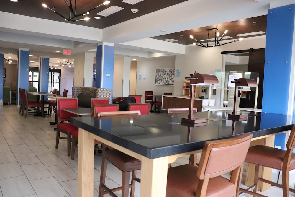 holiday inn express hotel and suites crawfordsville by ihg