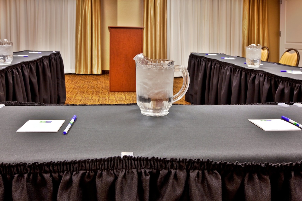 holiday inn express hotel and suites crawfordsville by ihg