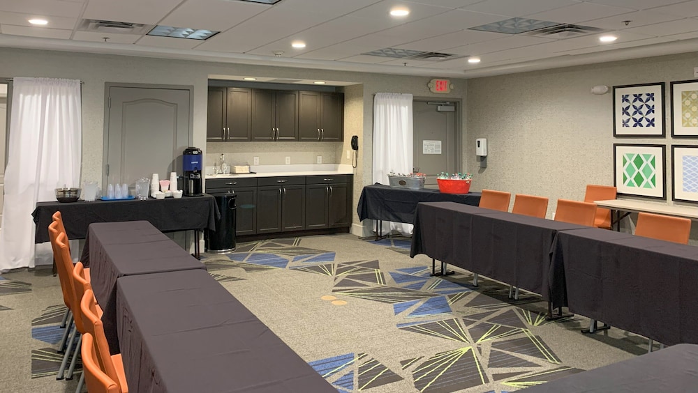 holiday inn express hotel and suites crawfordsville by ihg