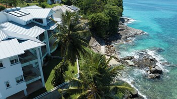 vallonend beach front villa