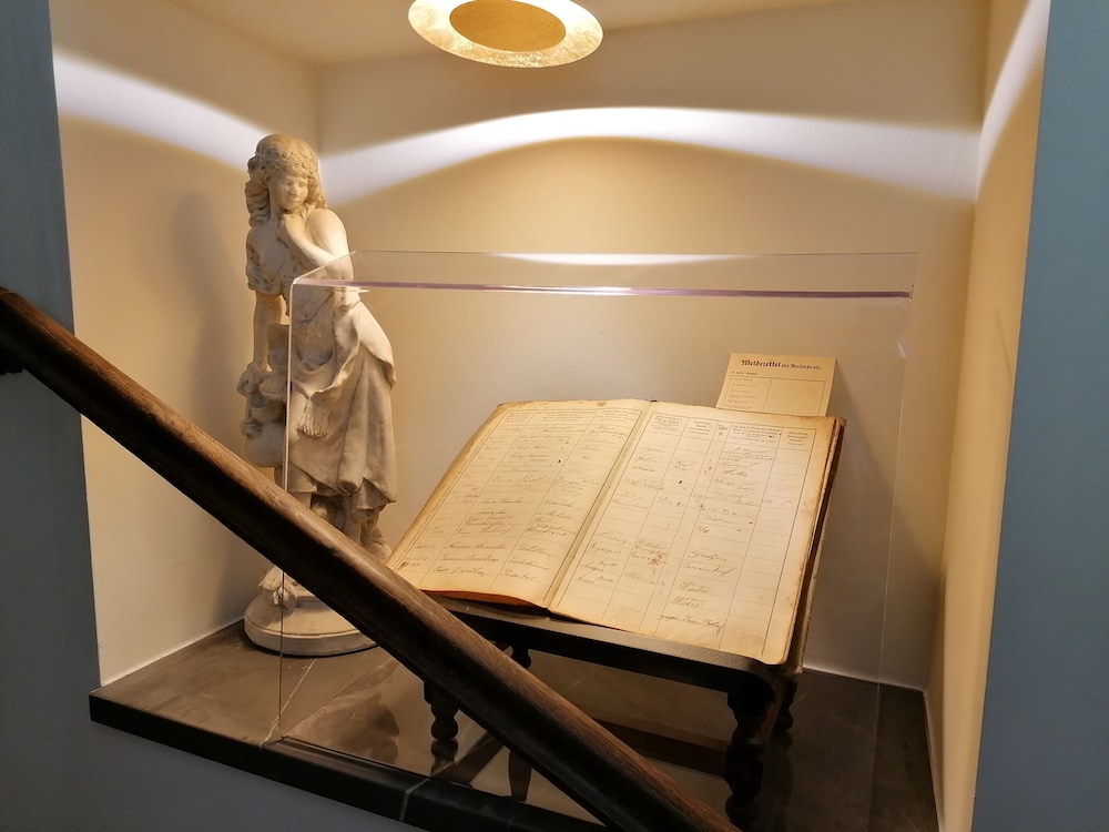 golden star premium apartments