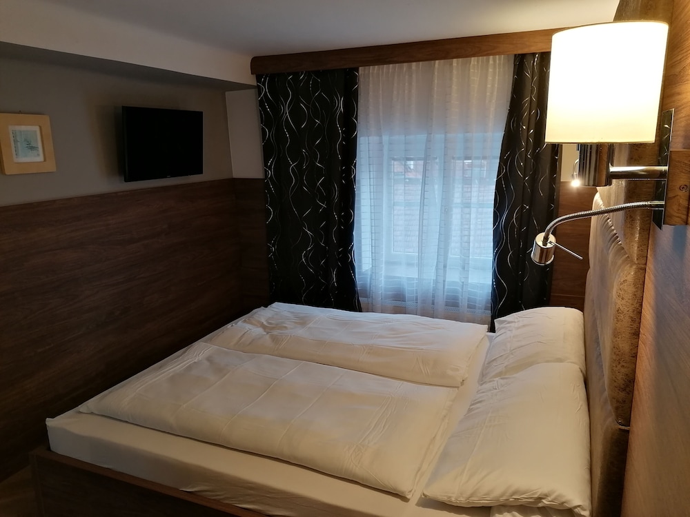 golden star premium apartments