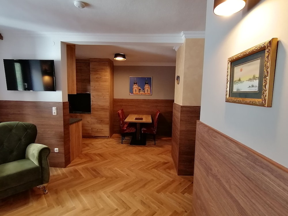 golden star premium apartments