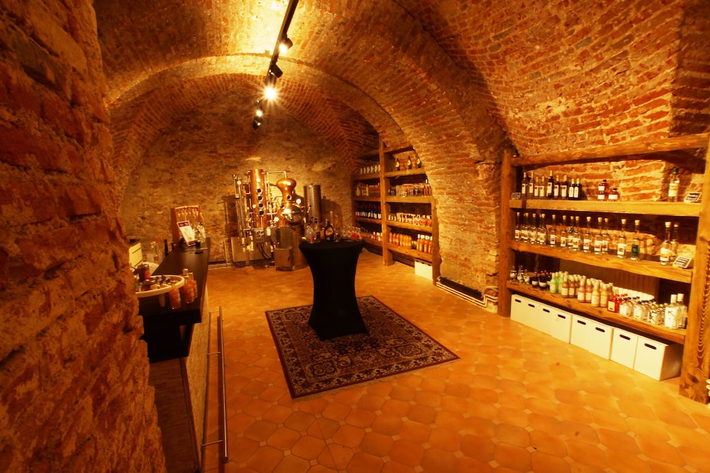 golden star premium apartments