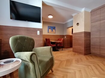 golden star premium apartments