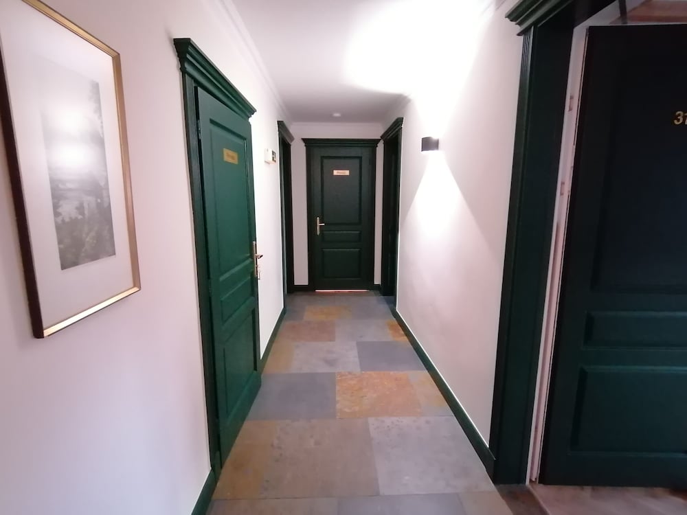 golden star premium apartments