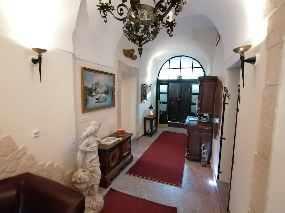 golden star premium apartments