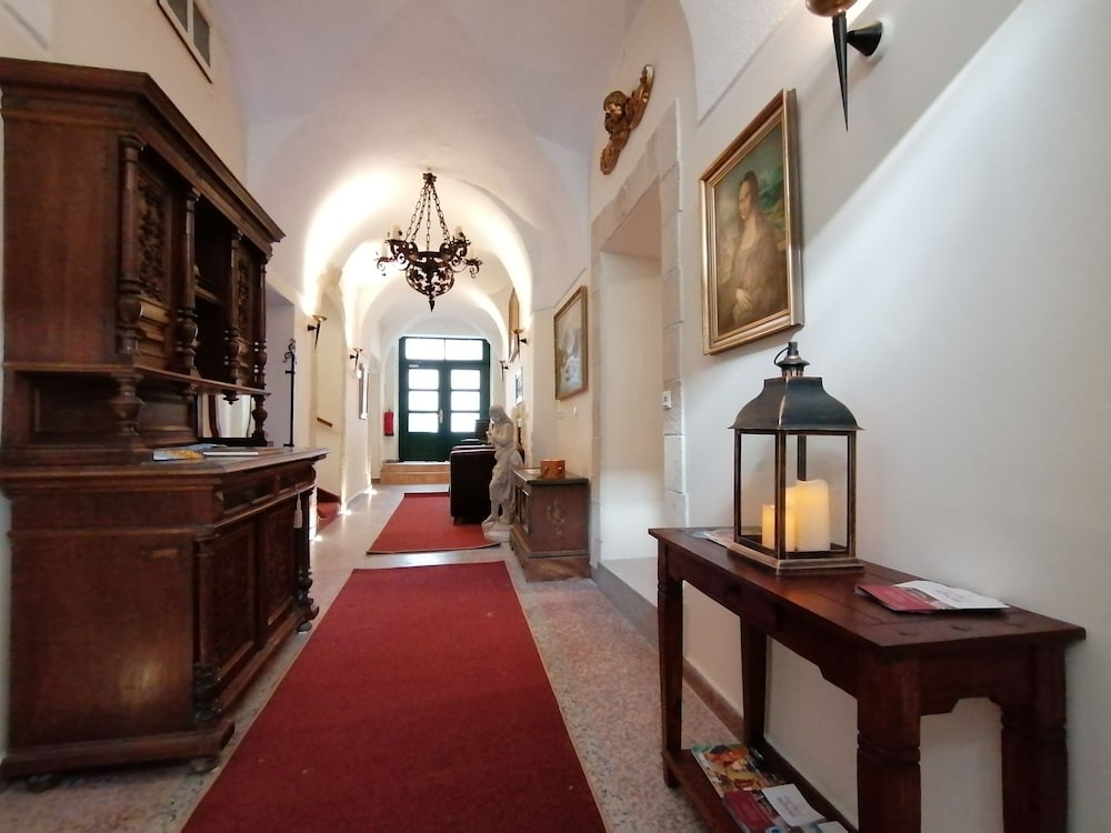 golden star premium apartments